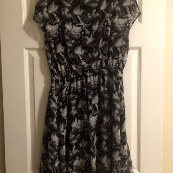 RW&Co Patterned Dress - Picture 2 of 4